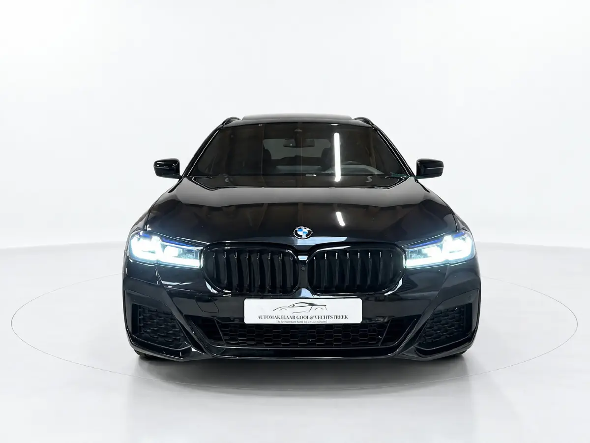 530e xDrive M-Sport - Pano - Laser - Trekhaak - 360