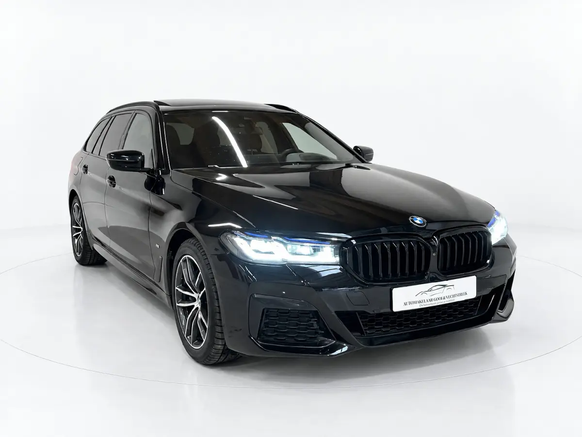 530e xDrive M-Sport - Pano - Laser - Trekhaak - 360