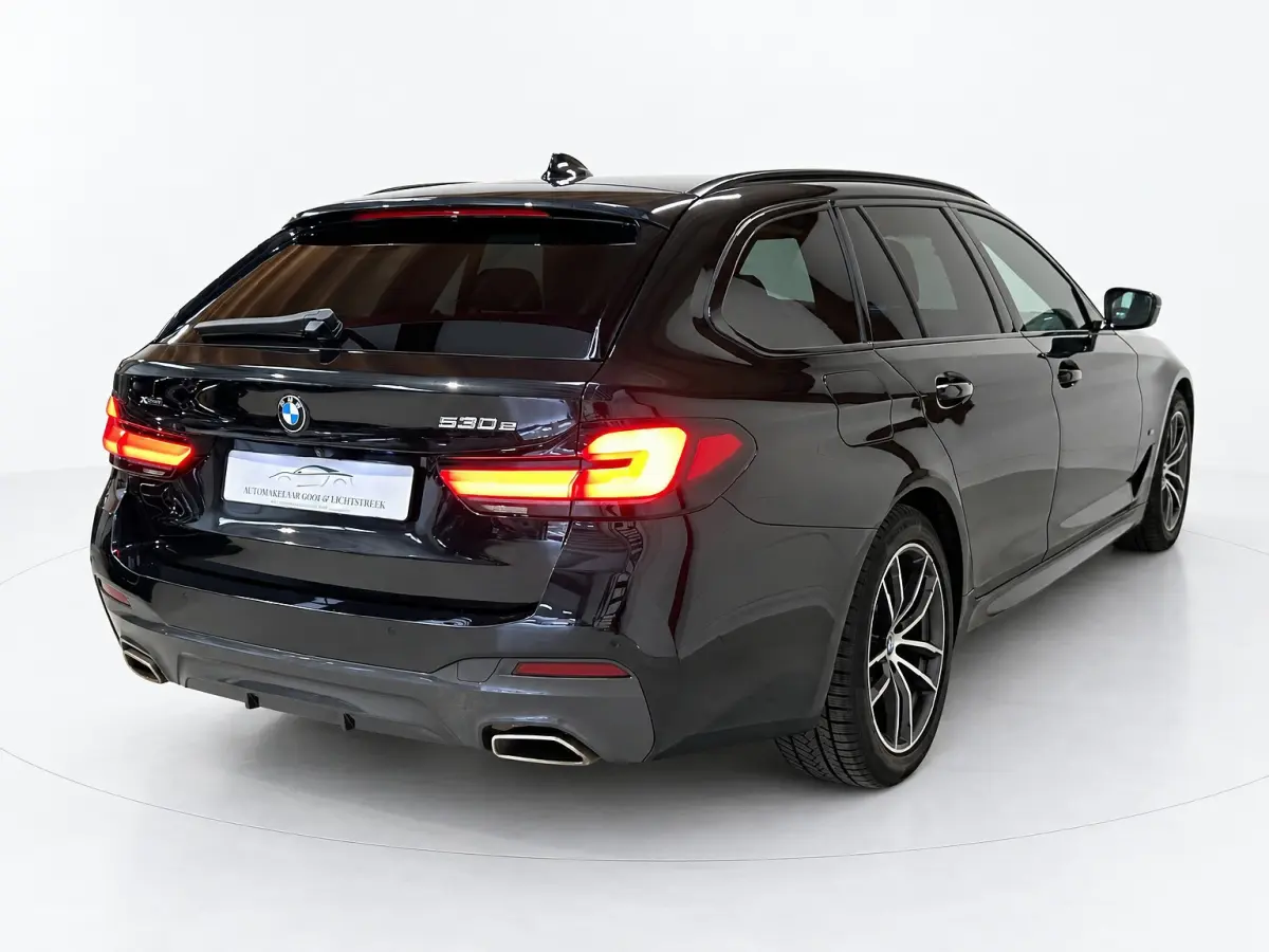 530e xDrive M-Sport - Pano - Laser - Trekhaak - 360