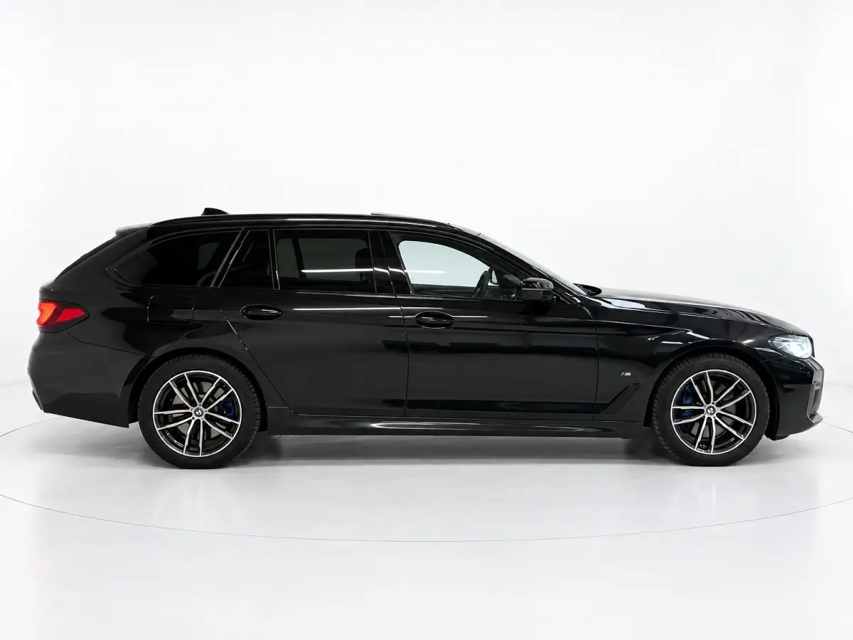 530e xDrive M-Sport - Pano - Laser - Trekhaak - 360