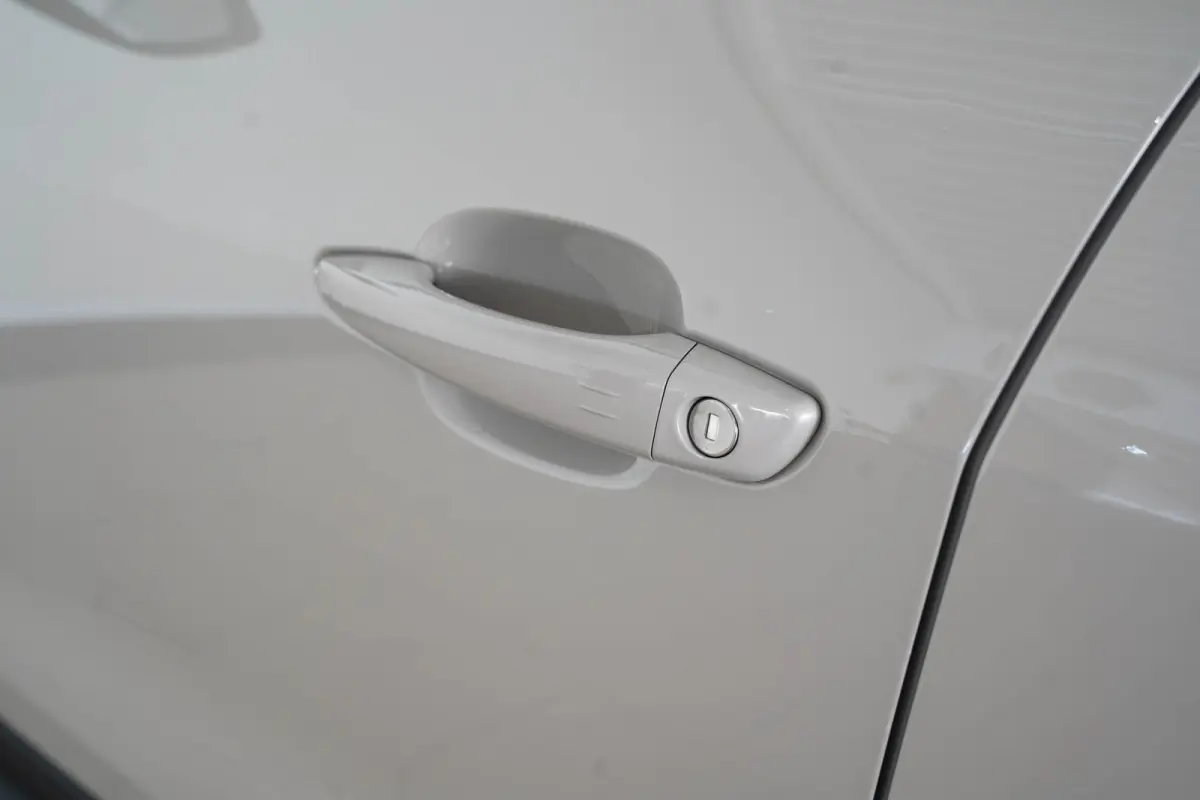 1.2 e-Hybrid Summit | Navigatie | Camera | Elektrische Achterklep | Keyless | Parkeersensoren | Apple Carplay & Android Auto |