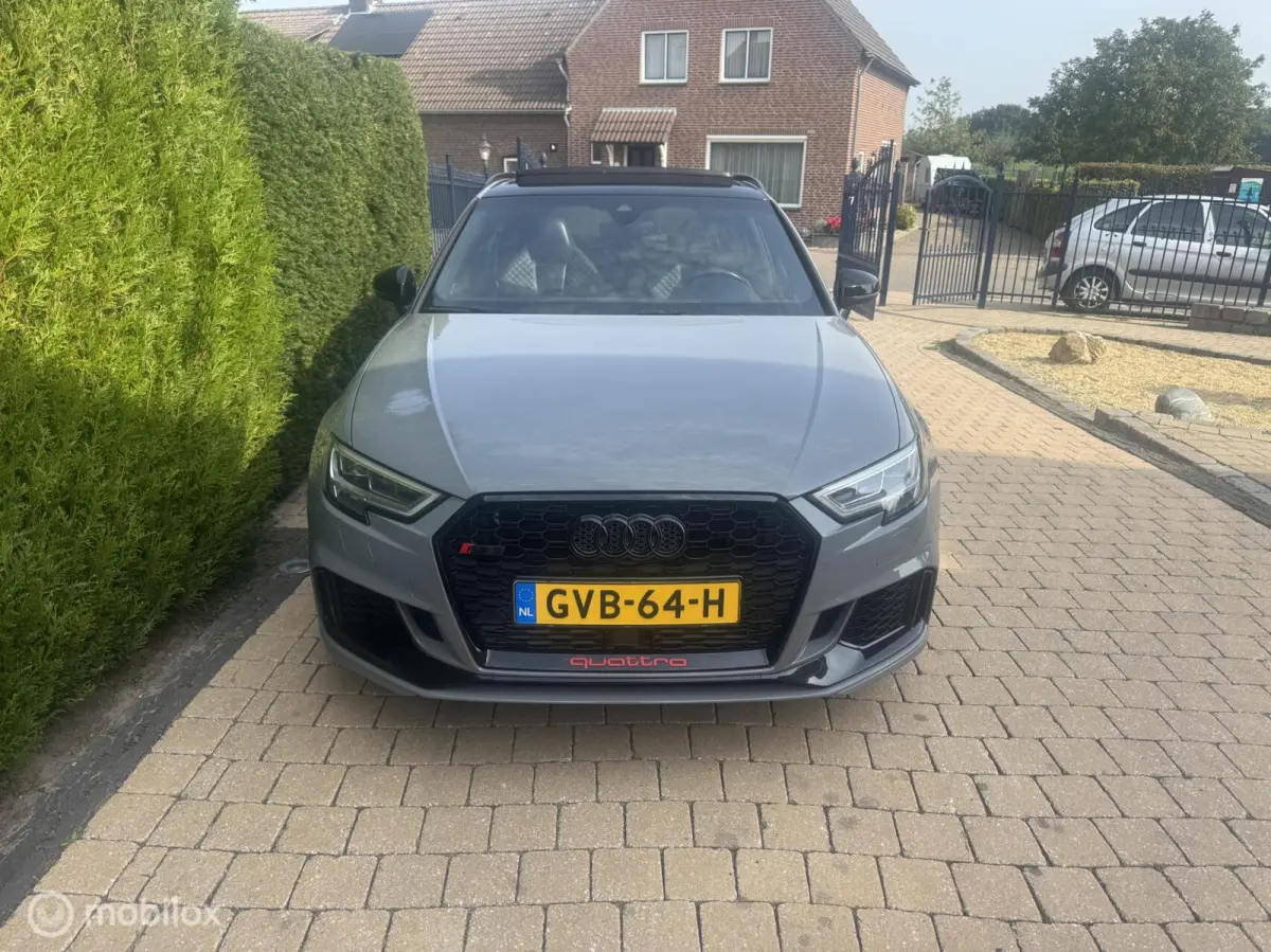 RS3 2.5 TFSI RS3 quattro PANO/ SCHAAL / NARDO / DIGITAL