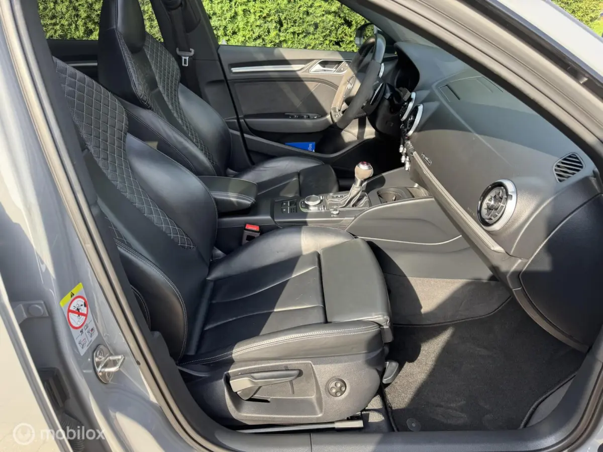 RS3 2.5 TFSI RS3 quattro PANO/ SCHAAL / NARDO / DIGITAL