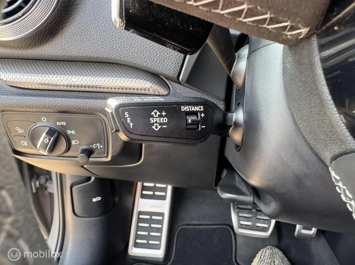 RS3 2.5 TFSI RS3 quattro PANO/ SCHAAL / NARDO / DIGITAL