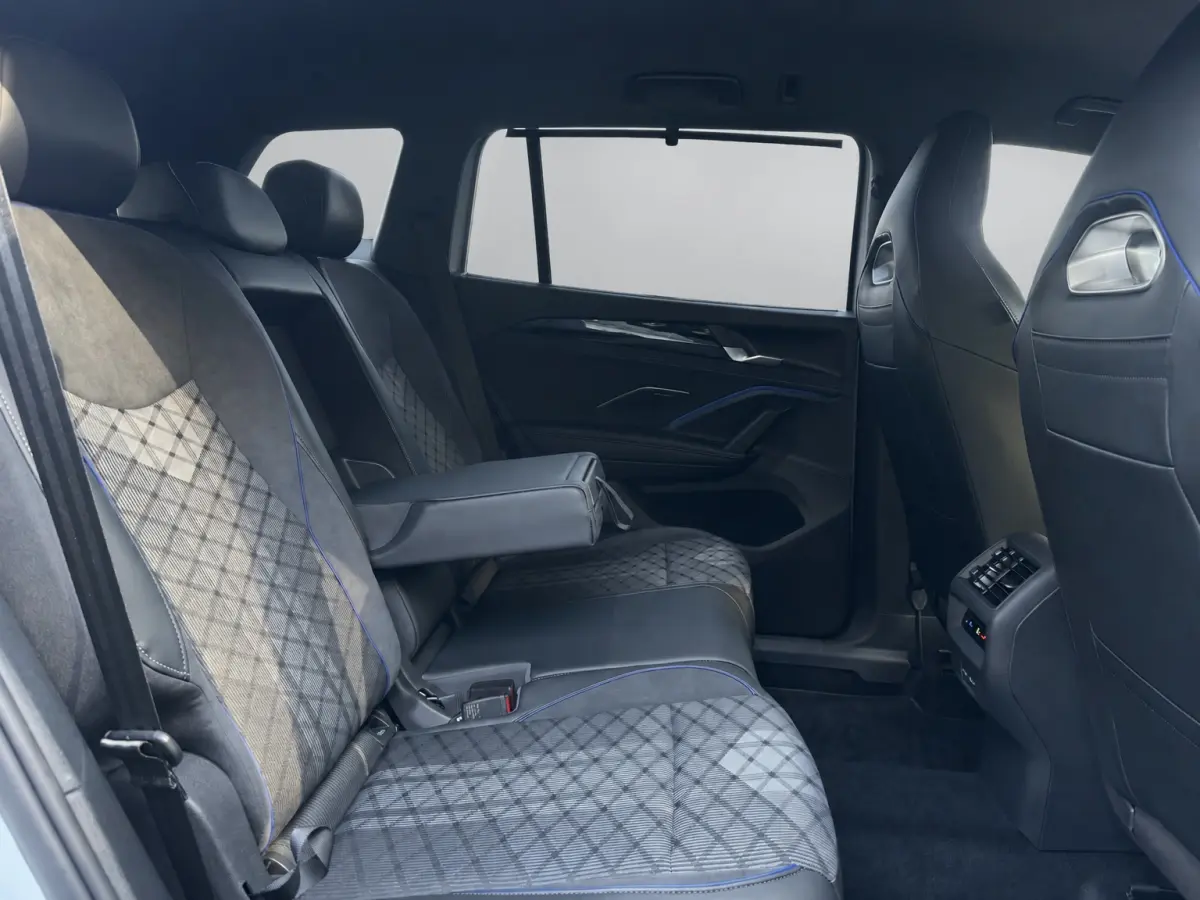 1.5 eHybrid 272PK DSG R-LINE SPORT HARMAN-KARDON/360° CAMERA/TREKHAAK FABRIEKSGARANTIE TOT 2030