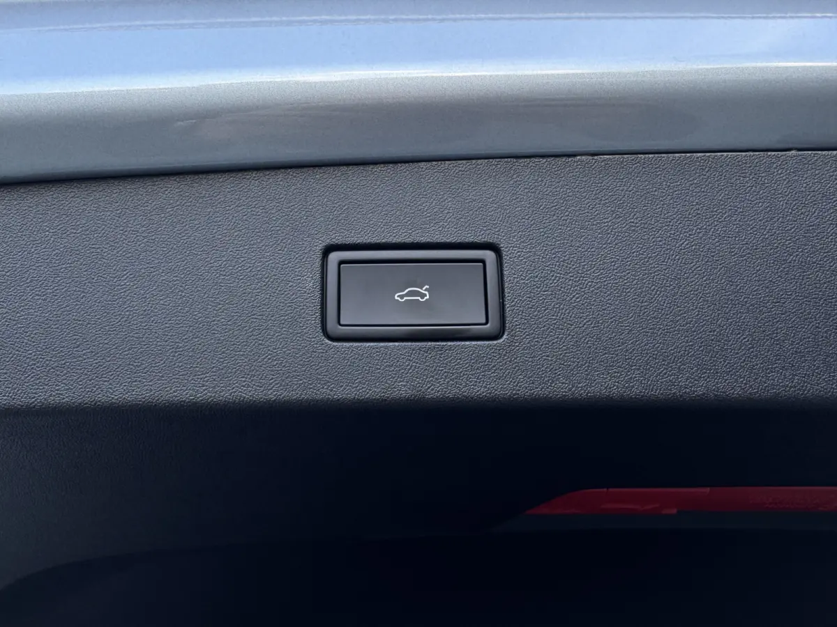 1.5 eHybrid 272PK DSG R-LINE SPORT HARMAN-KARDON/360° CAMERA/TREKHAAK FABRIEKSGARANTIE TOT 2030