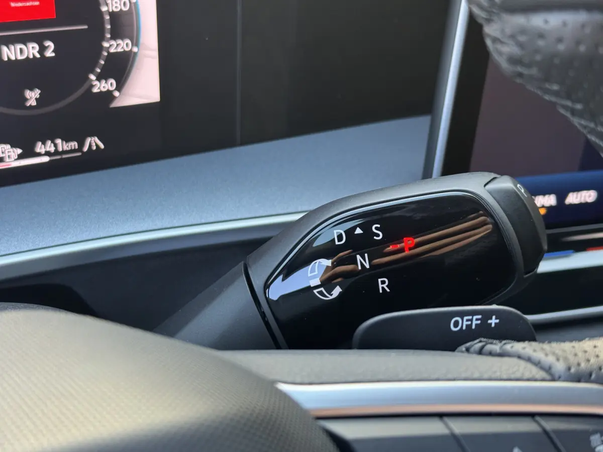1.5 eHybrid 272PK DSG R-LINE SPORT HARMAN-KARDON/360° CAMERA/TREKHAAK FABRIEKSGARANTIE TOT 2030