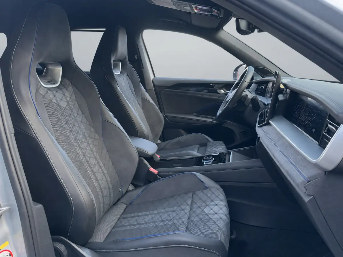 1.5 eHybrid 272PK DSG R-LINE SPORT HARMAN-KARDON/360° CAMERA/TREKHAAK FABRIEKSGARANTIE TOT 2030