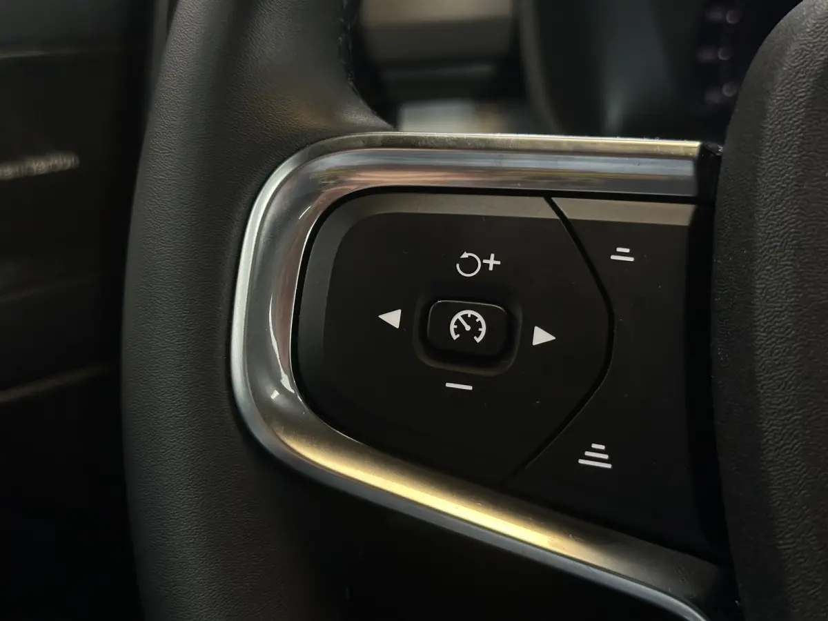 2.0 B4 Plus Dark | Panoramadak | Harman/Kardon | Alcantara | Memory