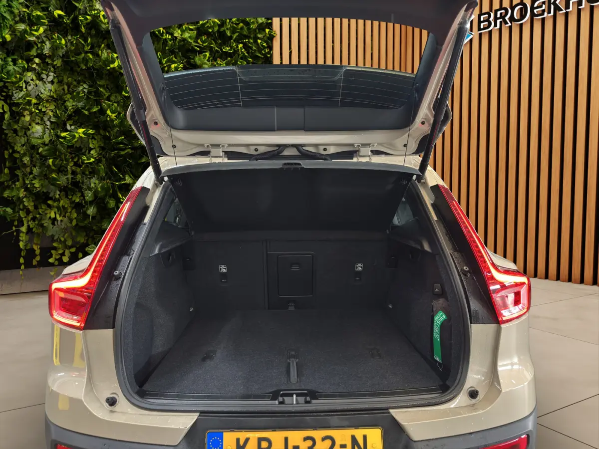 2.0 B4 Plus Dark | Panoramadak | Harman/Kardon | Alcantara | Memory