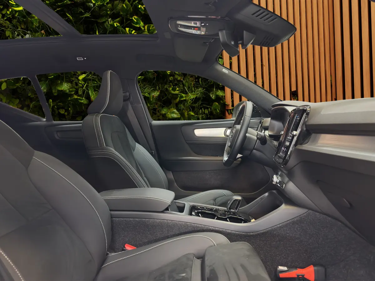 2.0 B4 Plus Dark | Panoramadak | Harman/Kardon | Alcantara | Memory