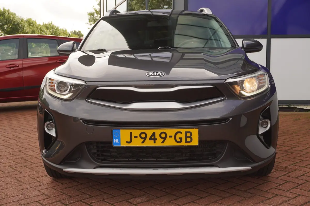 1.0 T-GDi Sports Edition+Led+Navigatie+Camera+Half-Leder+cruise+Privacy-Glass+airco = TOP UITV !!