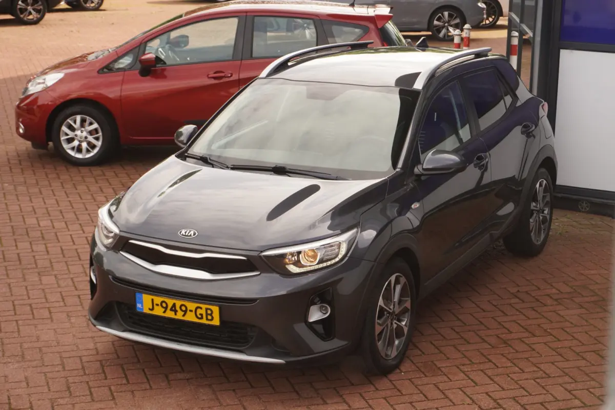 1.0 T-GDi Sports Edition+Led+Navigatie+Camera+Half-Leder+cruise+Privacy-Glass+airco = TOP UITV !!