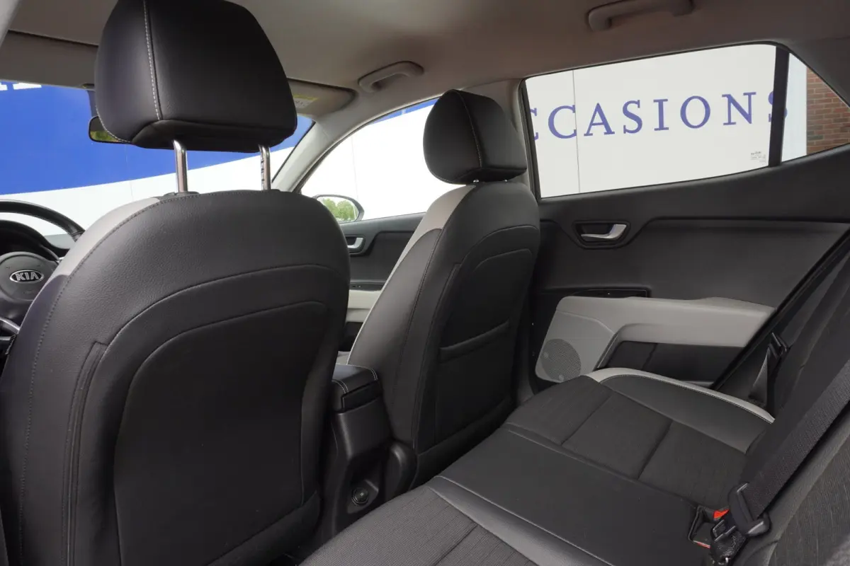 1.0 T-GDi Sports Edition+Led+Navigatie+Camera+Half-Leder+cruise+Privacy-Glass+airco = TOP UITV !!