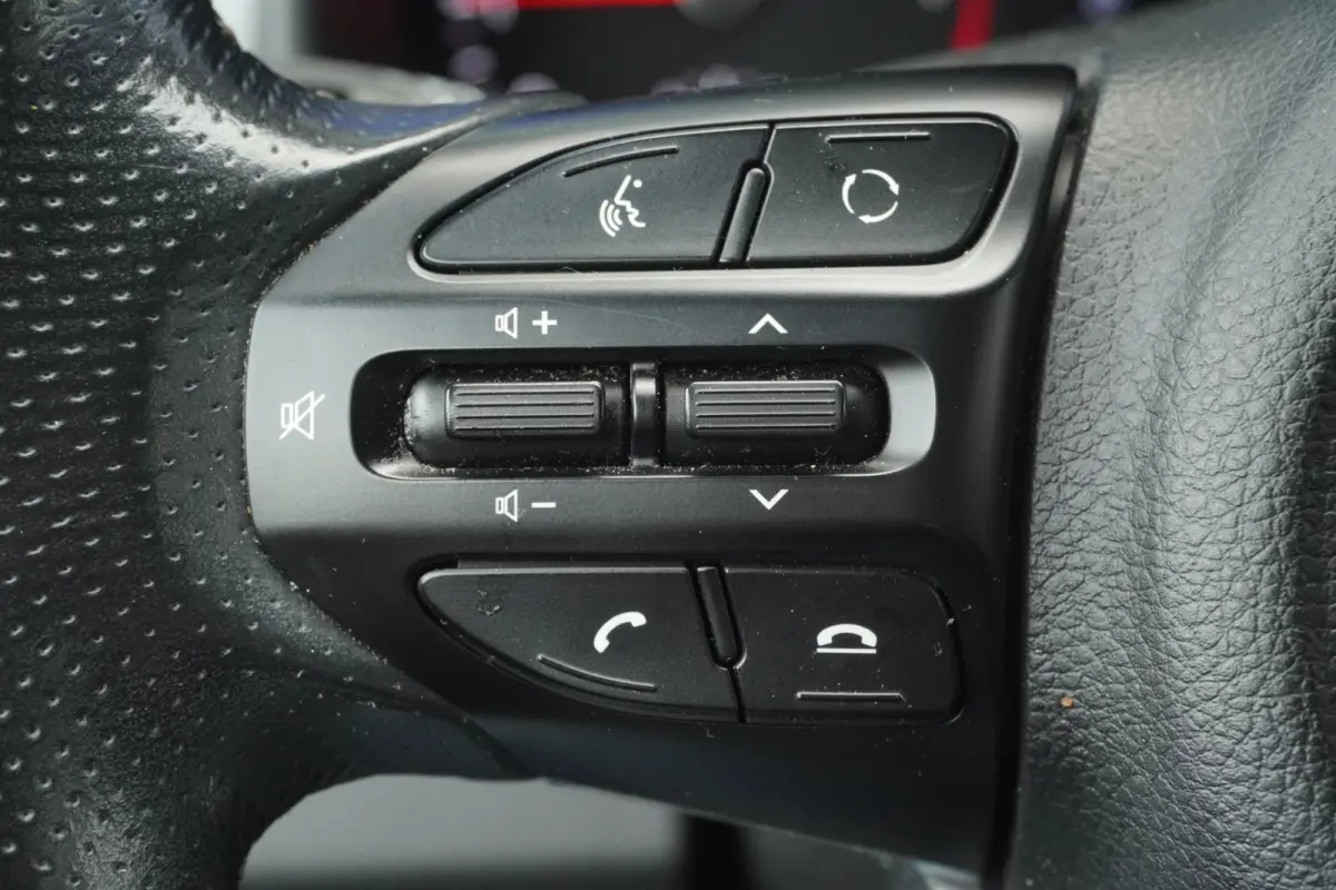1.0 T-GDi Sports Edition+Led+Navigatie+Camera+Half-Leder+cruise+Privacy-Glass+airco = TOP UITV !!