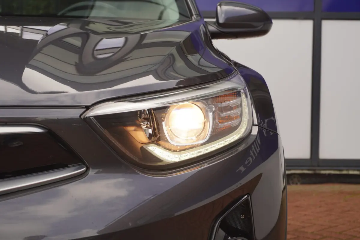 1.0 T-GDi Sports Edition+Led+Navigatie+Camera+Half-Leder+cruise+Privacy-Glass+airco = TOP UITV !!