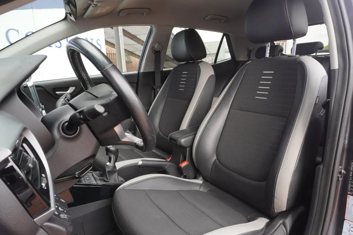 1.0 T-GDi Sports Edition+Led+Navigatie+Camera+Half-Leder+cruise+Privacy-Glass+airco = TOP UITV !!