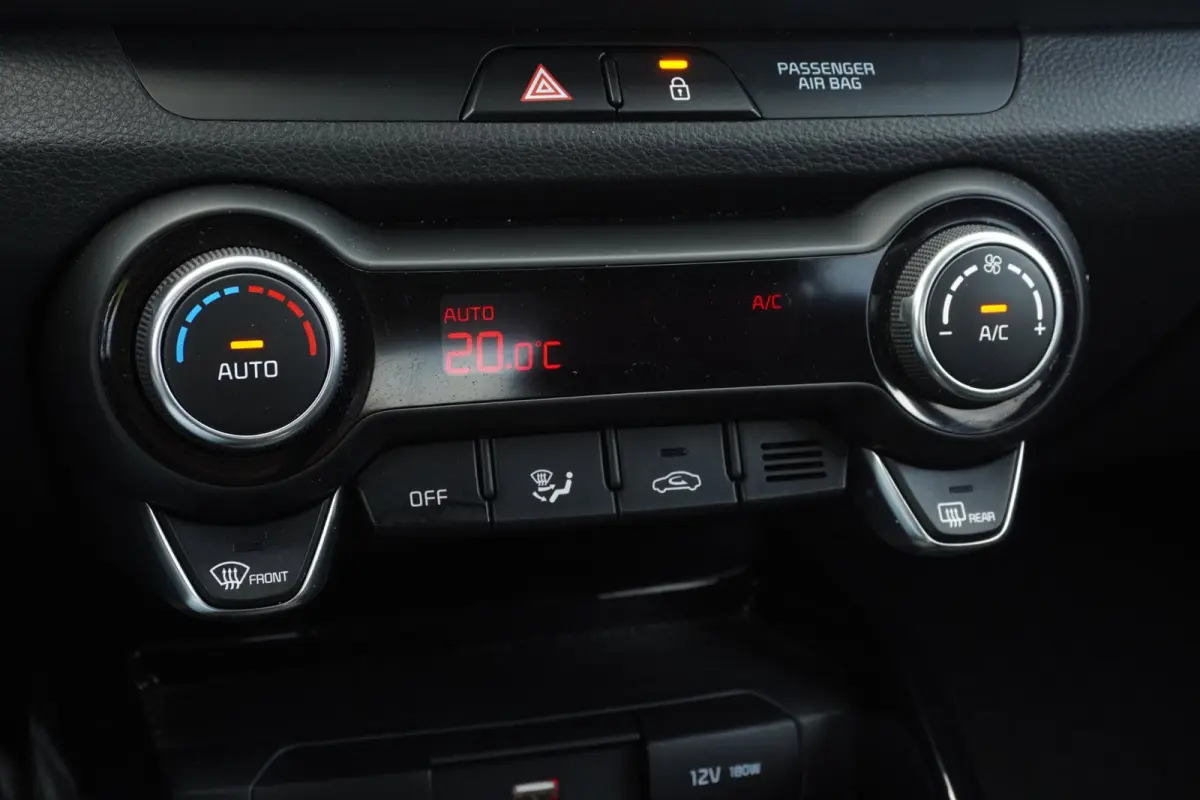 1.0 T-GDi MHEV DynamicPlusLine+Led+Ecc+Navigatie+Camera+Cruise+Kelles = NOVEMBER 2023