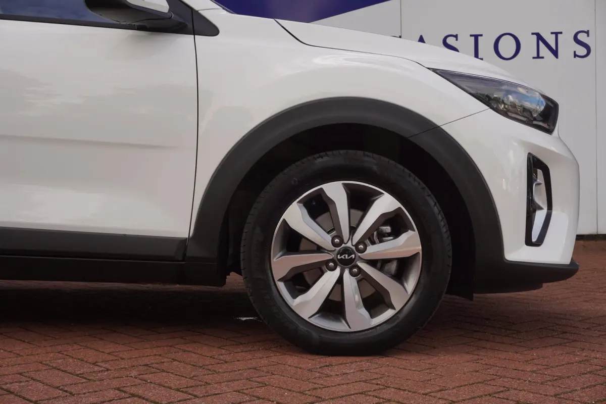 1.0 T-GDi MHEV DynamicPlusLine+Led+Ecc+Navigatie+Camera+Cruise+Kelles = NOVEMBER 2023