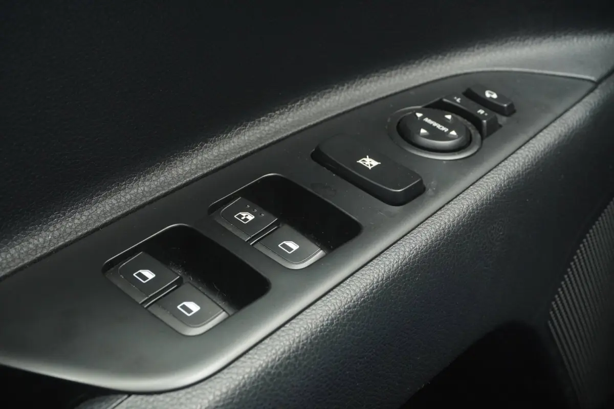 1.0 T-GDi MHEV DynamicPlusLine+Led+Ecc+Navigatie+Camera+Cruise+Kelles = NOVEMBER 2023