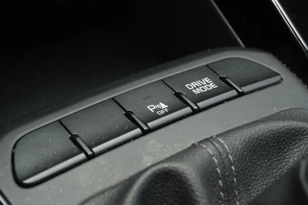 1.0 T-GDi MHEV DynamicPlusLine+Led+Ecc+Navigatie+Camera+Cruise+Kelles = NOVEMBER 2023