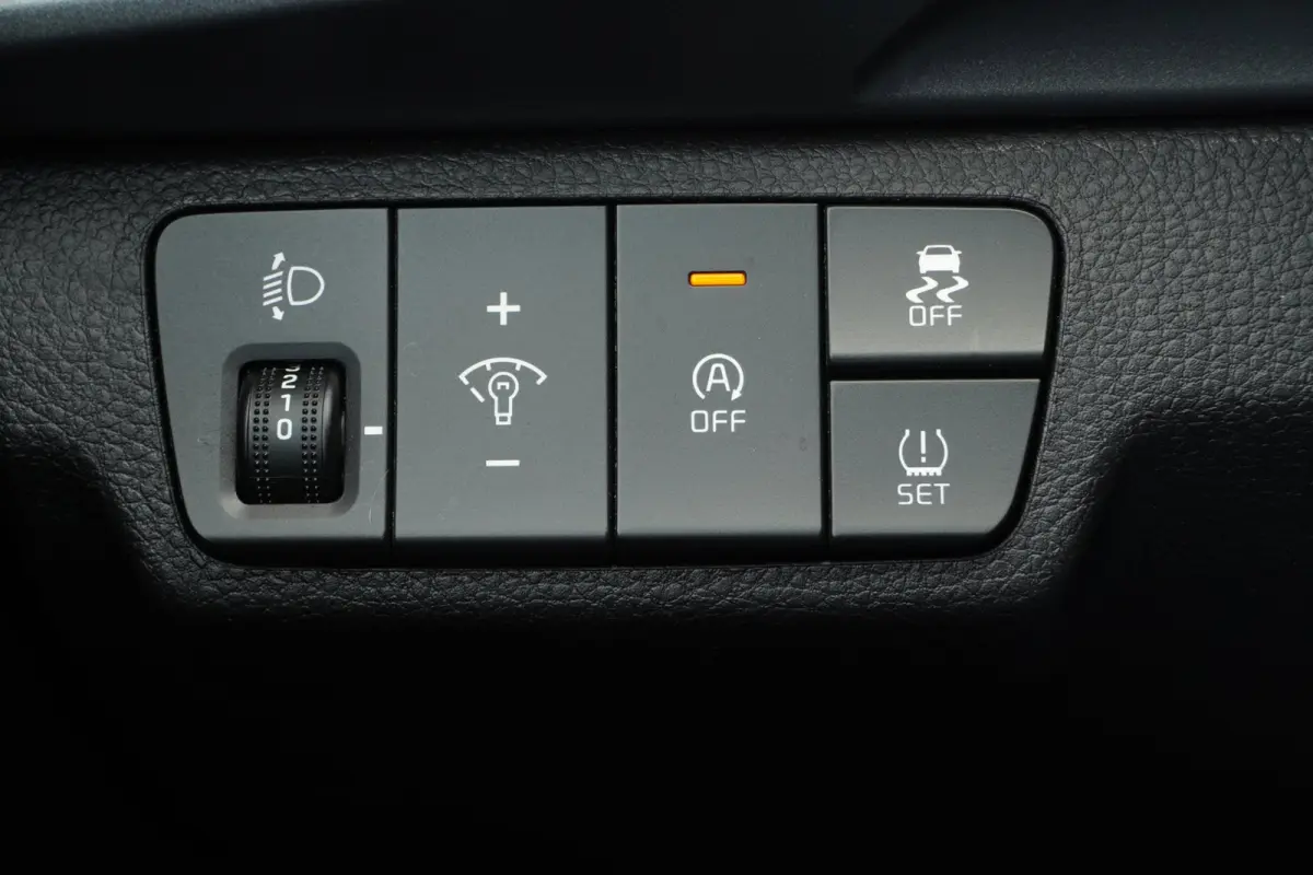1.0 T-GDi MHEV DynamicPlusLine+Led+Ecc+Navigatie+Camera+Cruise+Kelles = NOVEMBER 2023