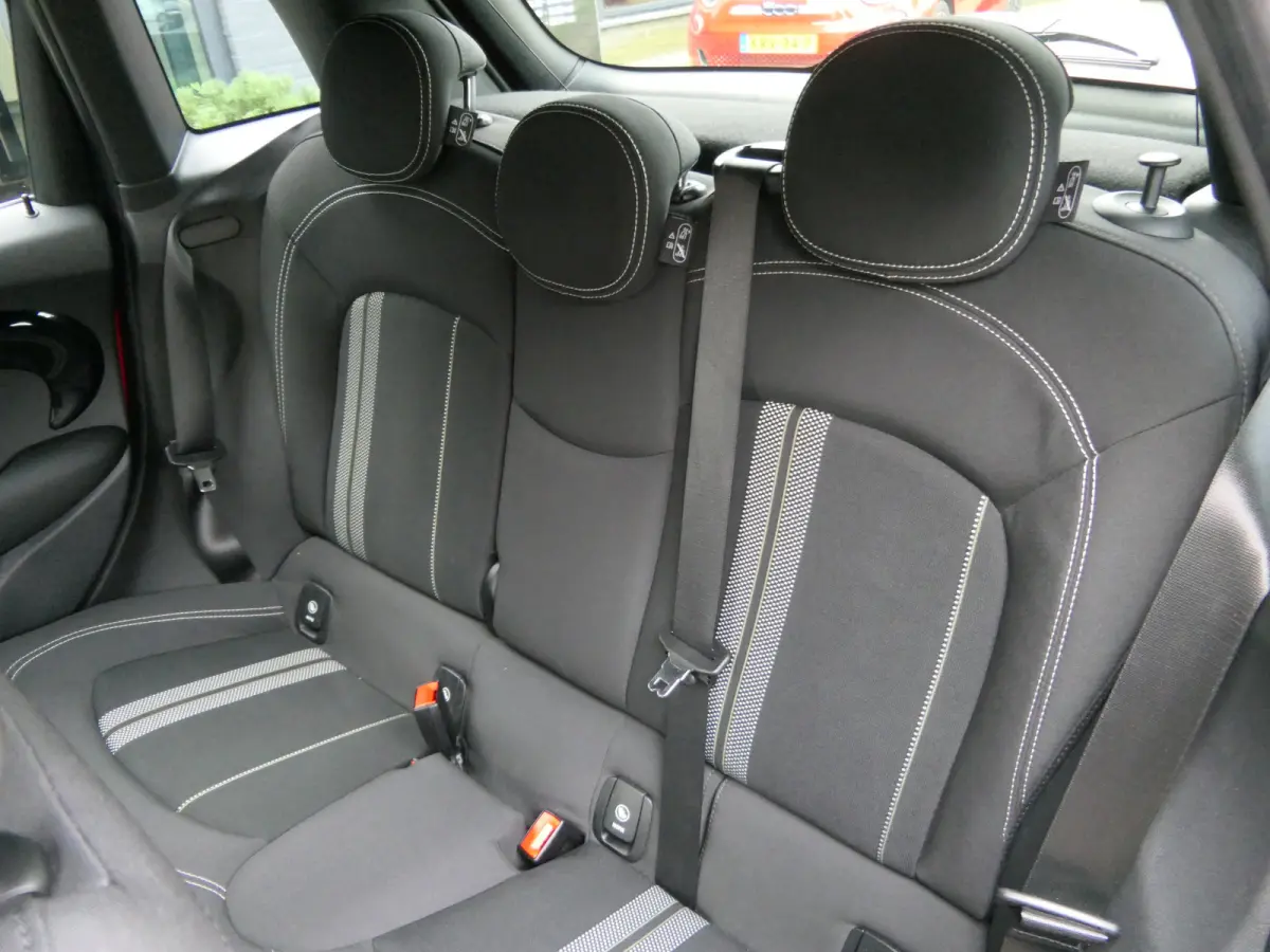 1.5 Cooper Serious Business | 1e eigenaresse!