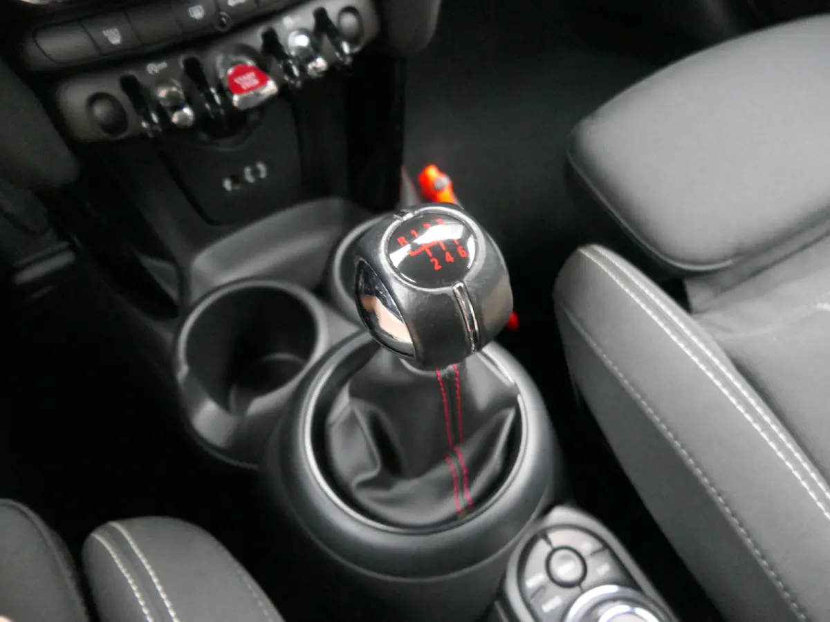 1.5 Cooper Serious Business | 1e eigenaresse!