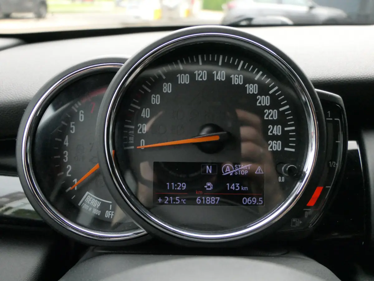 1.5 Cooper Serious Business | 1e eigenaresse!