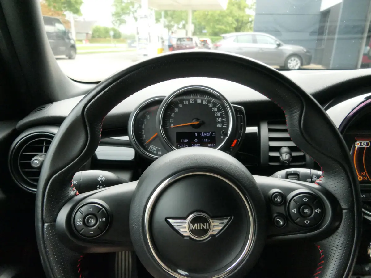 1.5 Cooper Serious Business | 1e eigenaresse!
