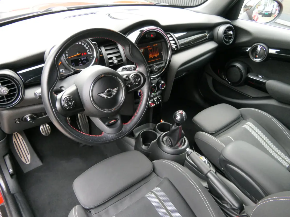 1.5 Cooper Serious Business | 1e eigenaresse!