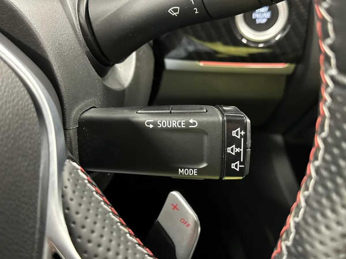 1.3 TCe 140 R.S Line PANO TREKHAAK LEER CAMERA CARPLAY NAVI.