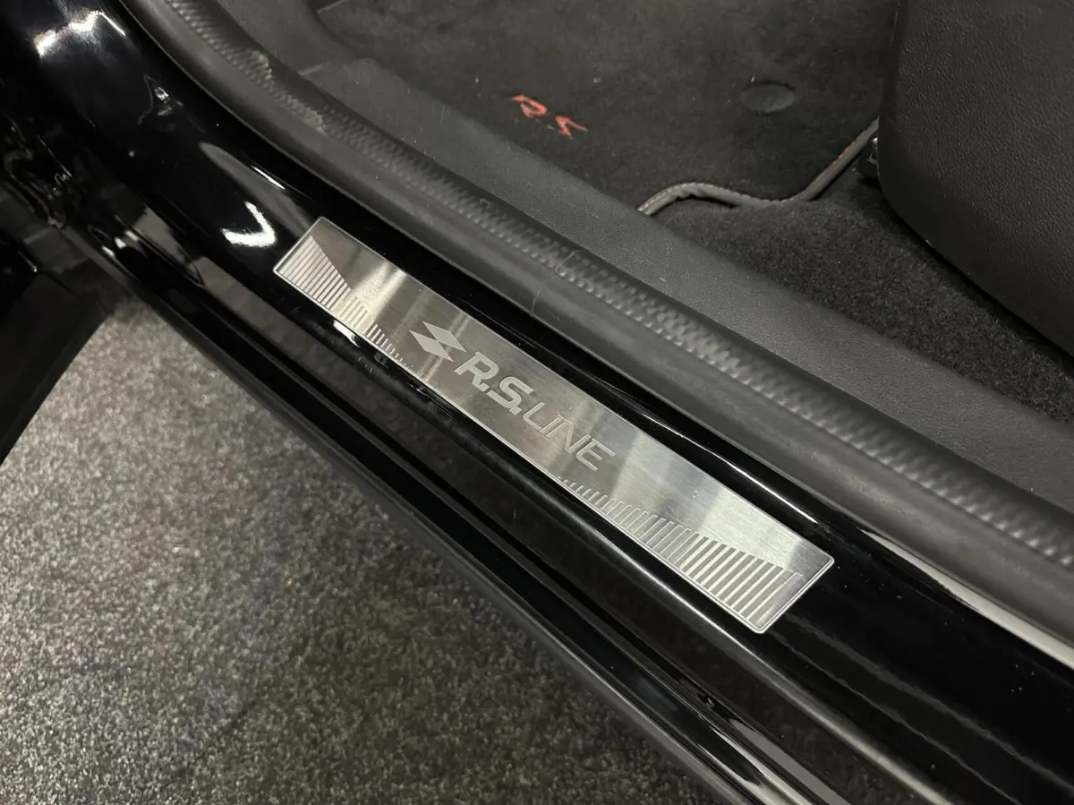 1.3 TCe 140 R.S Line PANO TREKHAAK LEER CAMERA CARPLAY NAVI.