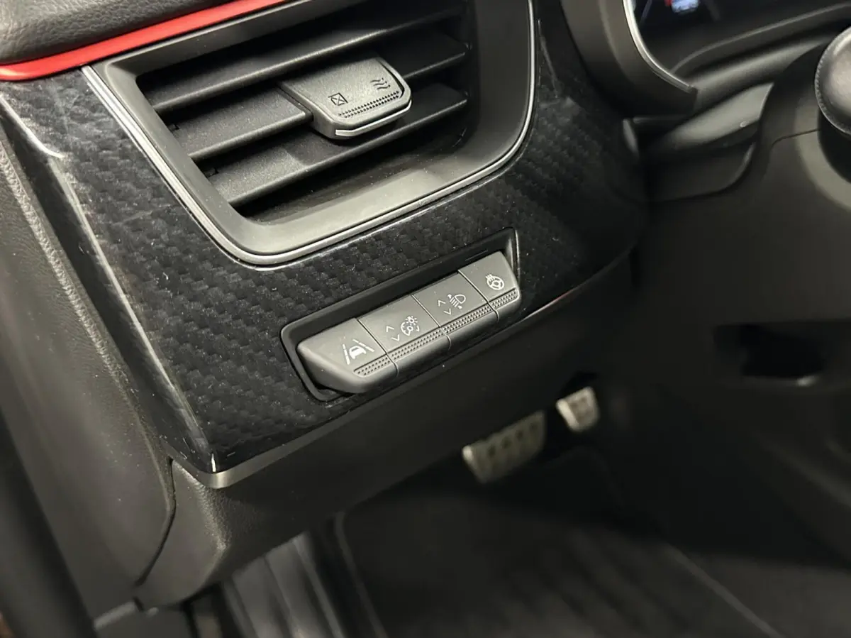 1.3 TCe 140 R.S Line PANO TREKHAAK LEER CAMERA CARPLAY NAVI.