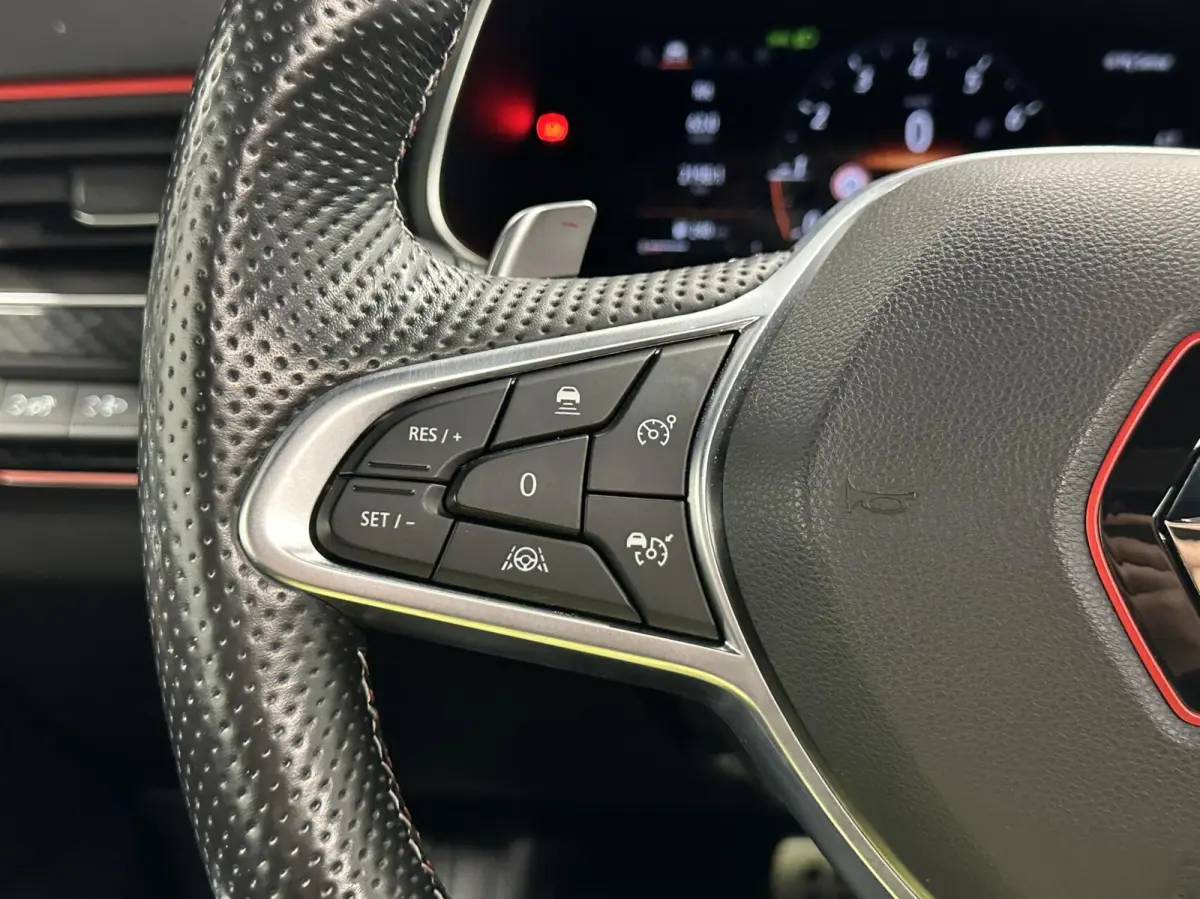 1.3 TCe 140 R.S Line PANO TREKHAAK LEER CAMERA CARPLAY NAVI.