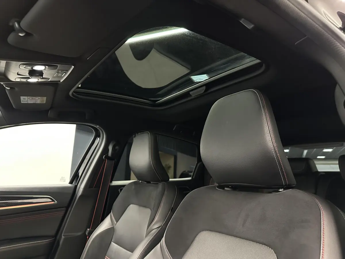 1.3 TCe 140 R.S Line PANO TREKHAAK LEER CAMERA CARPLAY NAVI.