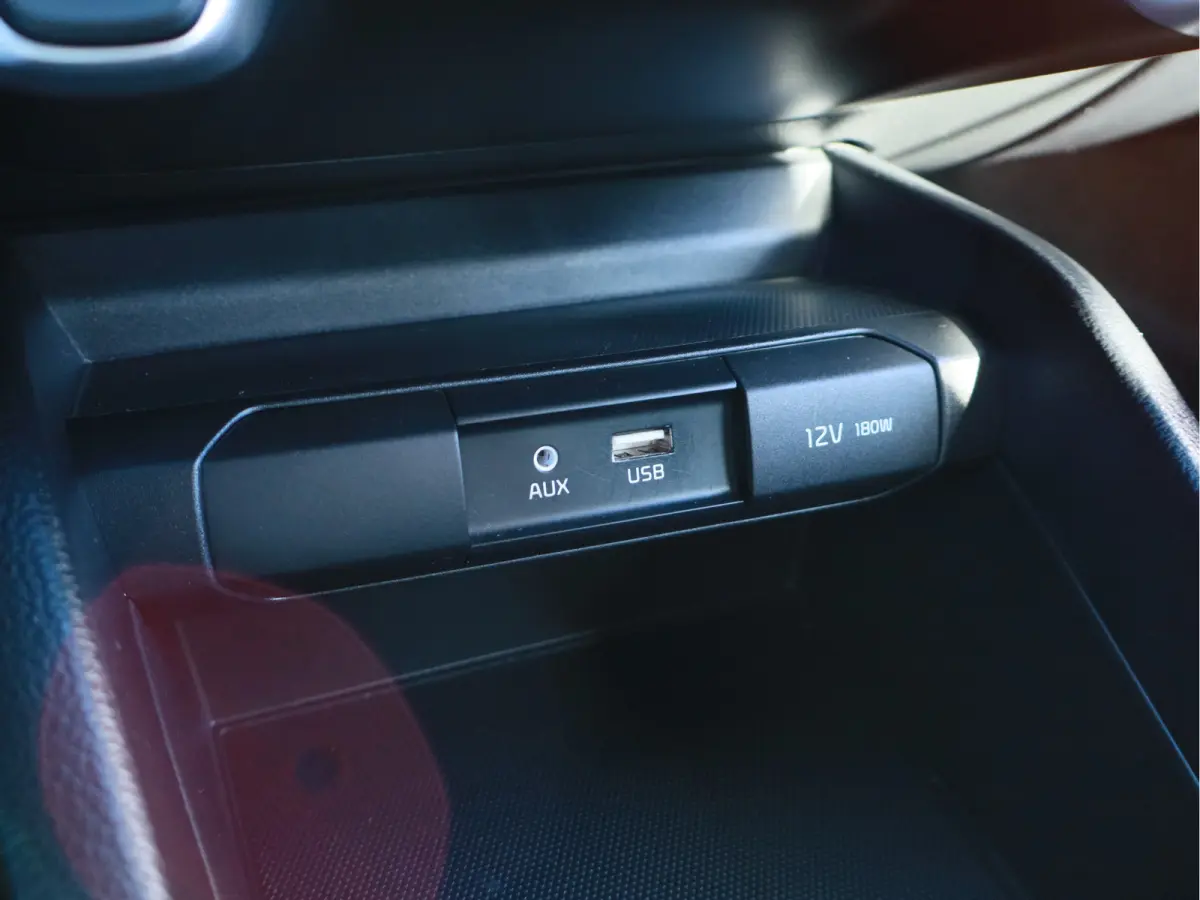 1.0 T-GDi DynamicLine Airco / Camera / Navi / Cruise / LM-Velgen