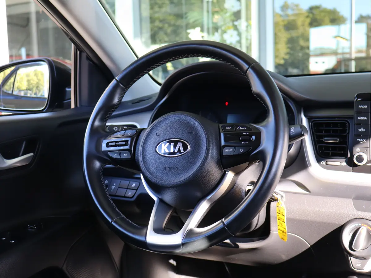 1.0 T-GDi DynamicLine Airco / Camera / Navi / Cruise / LM-Velgen