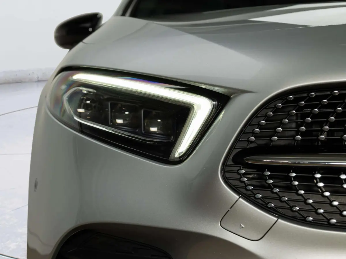 Hatchback 250 e Business Solution AMG Limited | Panorama dak