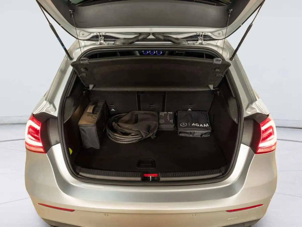Hatchback 250 e Business Solution AMG Limited | Panorama dak