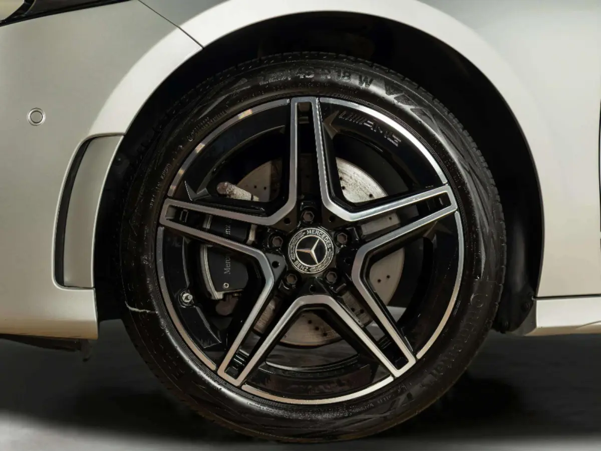 Hatchback 250 e Business Solution AMG Limited | Panorama dak