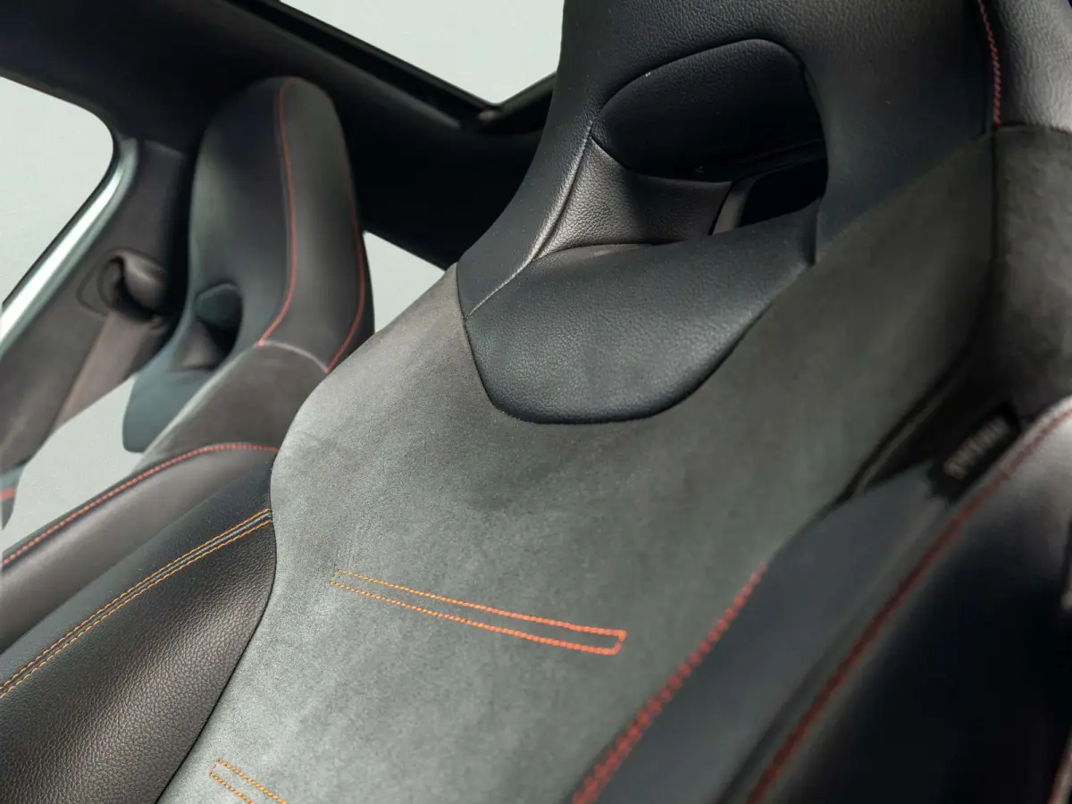 Hatchback 250 e Business Solution AMG Limited | Panorama dak