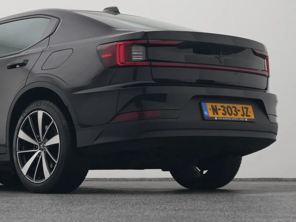 Standard Range Single Motor 63 kWh | KEYLESS | STOELVERW.
