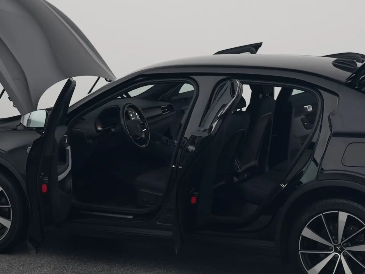 Standard Range Single Motor 63 kWh | KEYLESS | STOELVERW.