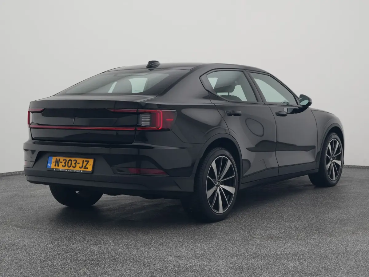 Standard Range Single Motor 63 kWh | KEYLESS | STOELVERW.