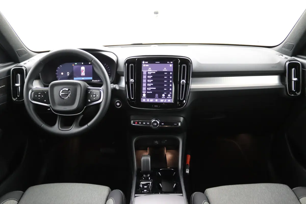 2.0 B4 Plus Dark | Trekhaak | Camera | Stoelverwarming | CarPlay/Android Auto | Harman/Kardon | Elek. Stoelen | BLIS | Adaptive Cruise
