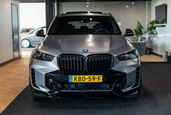 xDrive50e | Pano | B&W Audio | Massage |