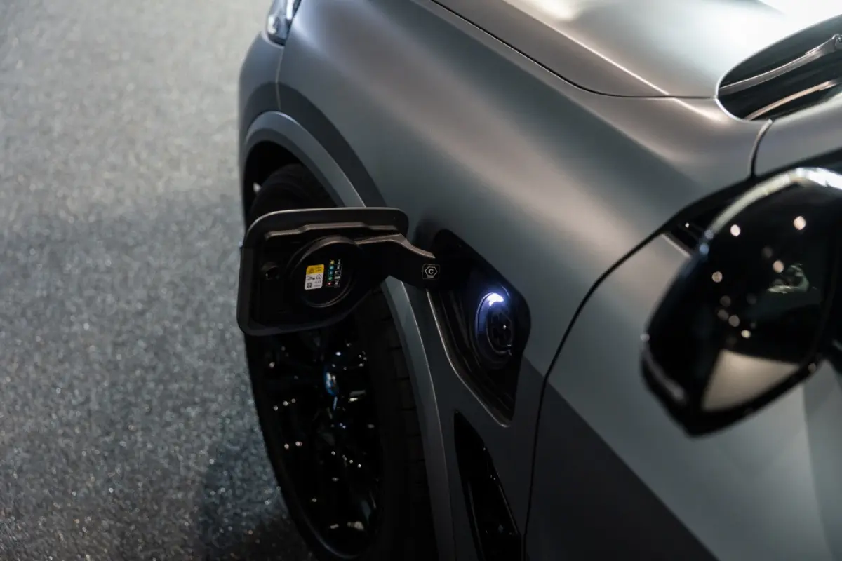 xDrive50e | Pano | B&W Audio | Massage |