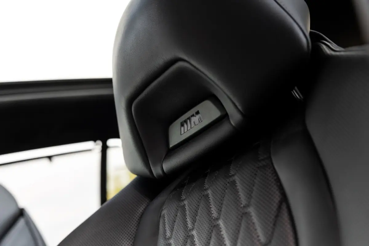 xDrive50e | Pano | B&W Audio | Massage | Frozen Grey |