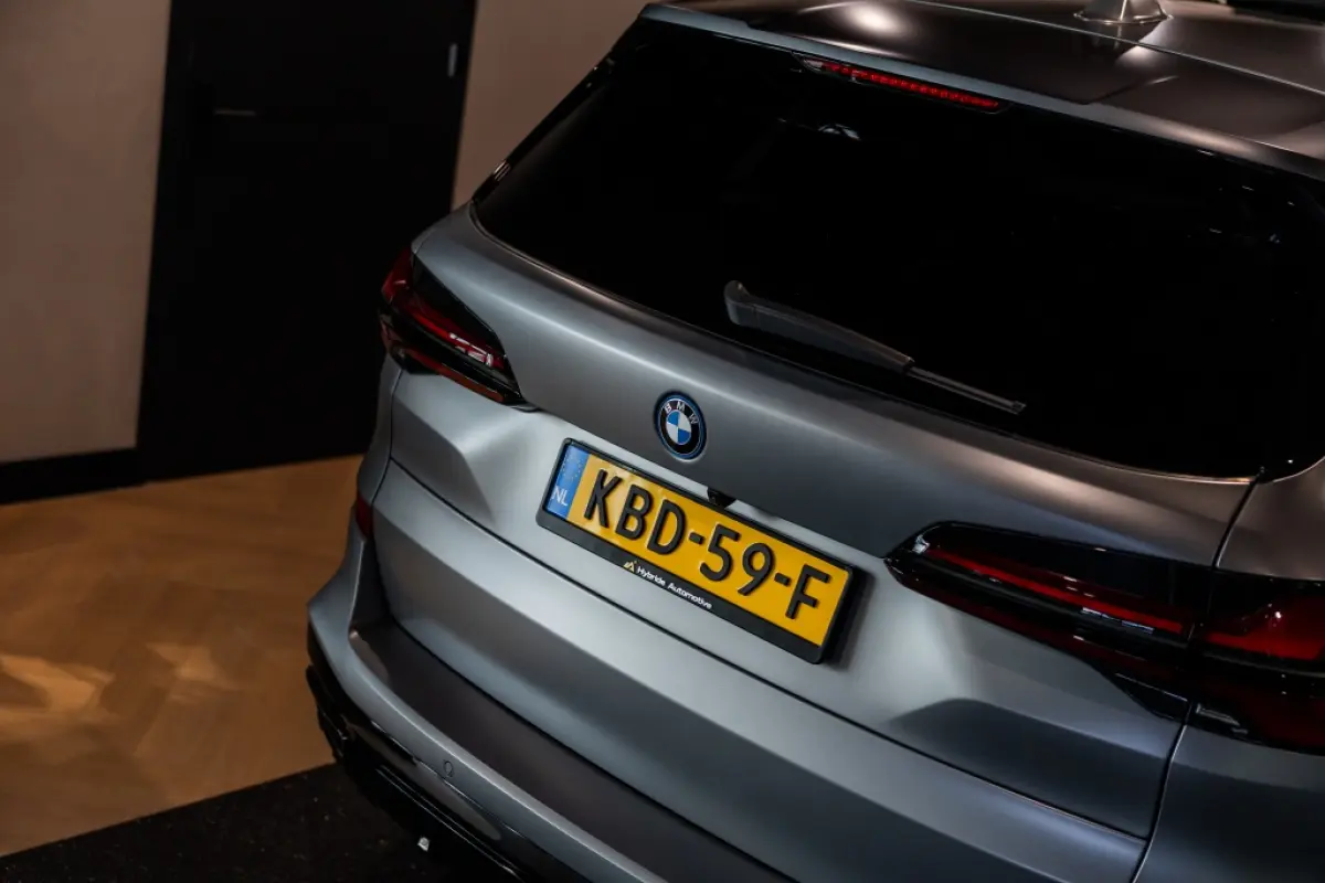 xDrive50e | Pano | B&W Audio | Massage |